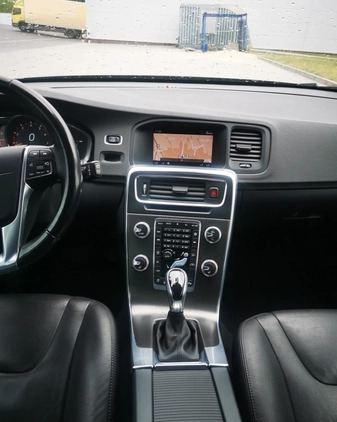 Volvo V60 cena 66999 przebieg: 163717, rok produkcji 2015 z Bełchatów małe 529